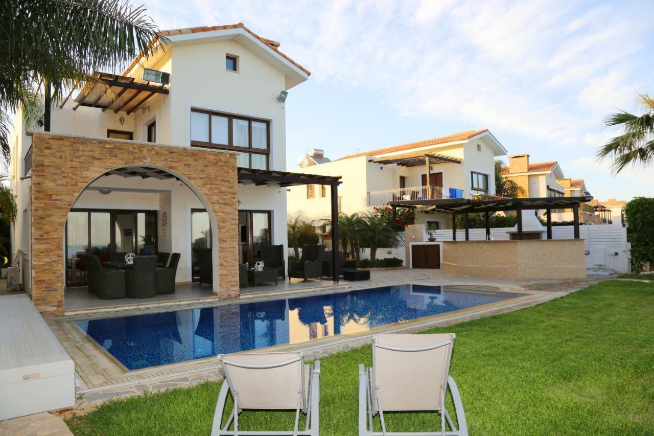 Ionion Beachfront Villa Ayia Napa Exterior photo